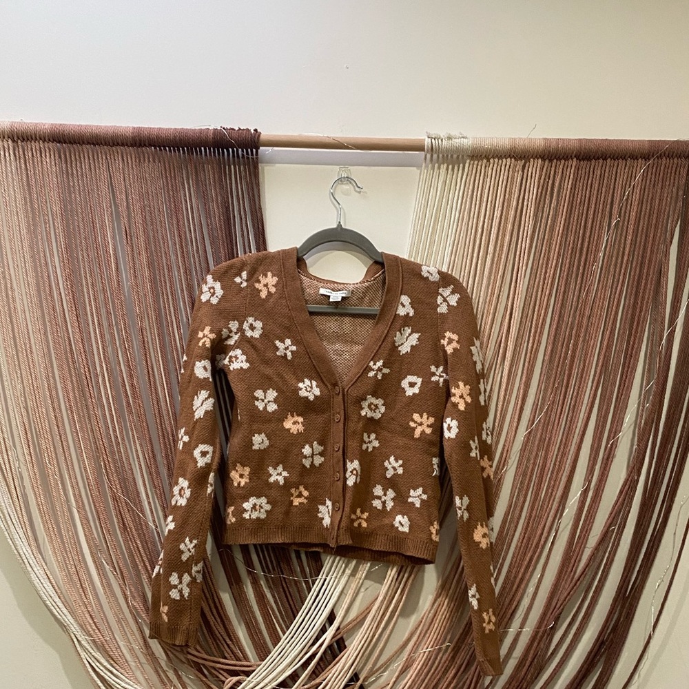 American Eagle Floral Cardigan